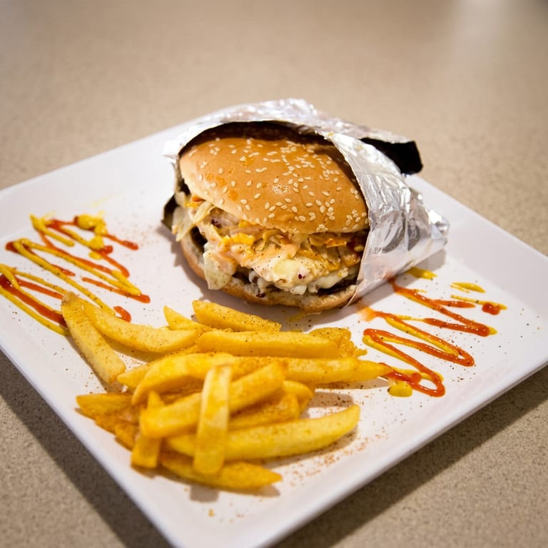 Savor Our Lunch Offerings